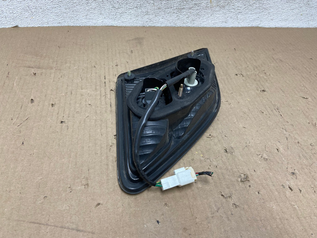2002 2003 2004 Lexus Es300 Es330 Right Passenger Inner Tail Light AH5866 LK4
