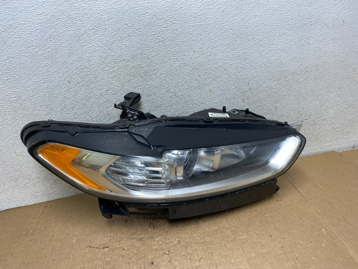 2013 to 2016 Ford Fusion Right Passenger Rh Side Headlight AI9110 DW0
