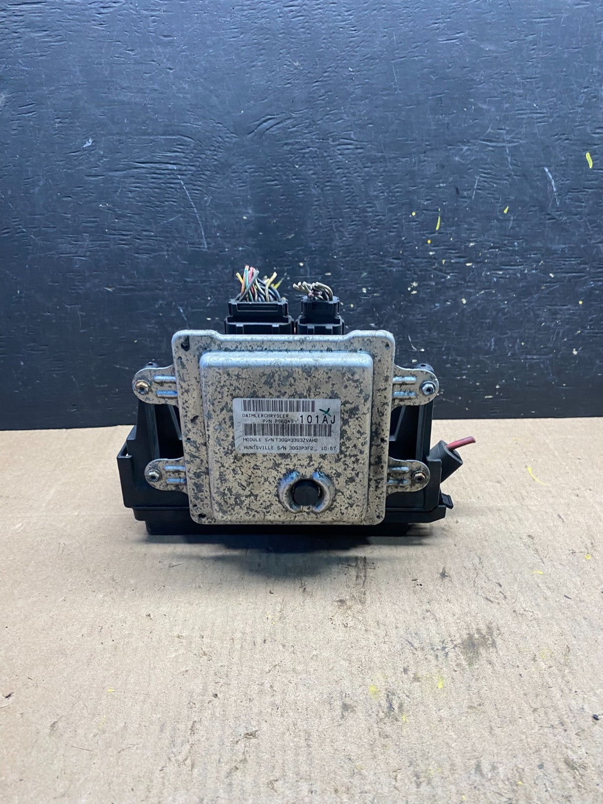 2004 2005 Dodge Durango Fusebox Fuse Box Relay Body BCM Module R8480 DG6