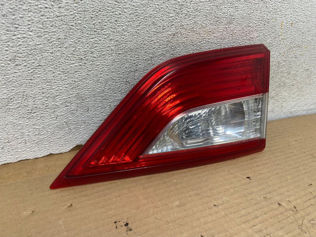 2011 - 2017 Nissan Quest Right Passenger Rh Side Inner Tail Light AH0600 LK1