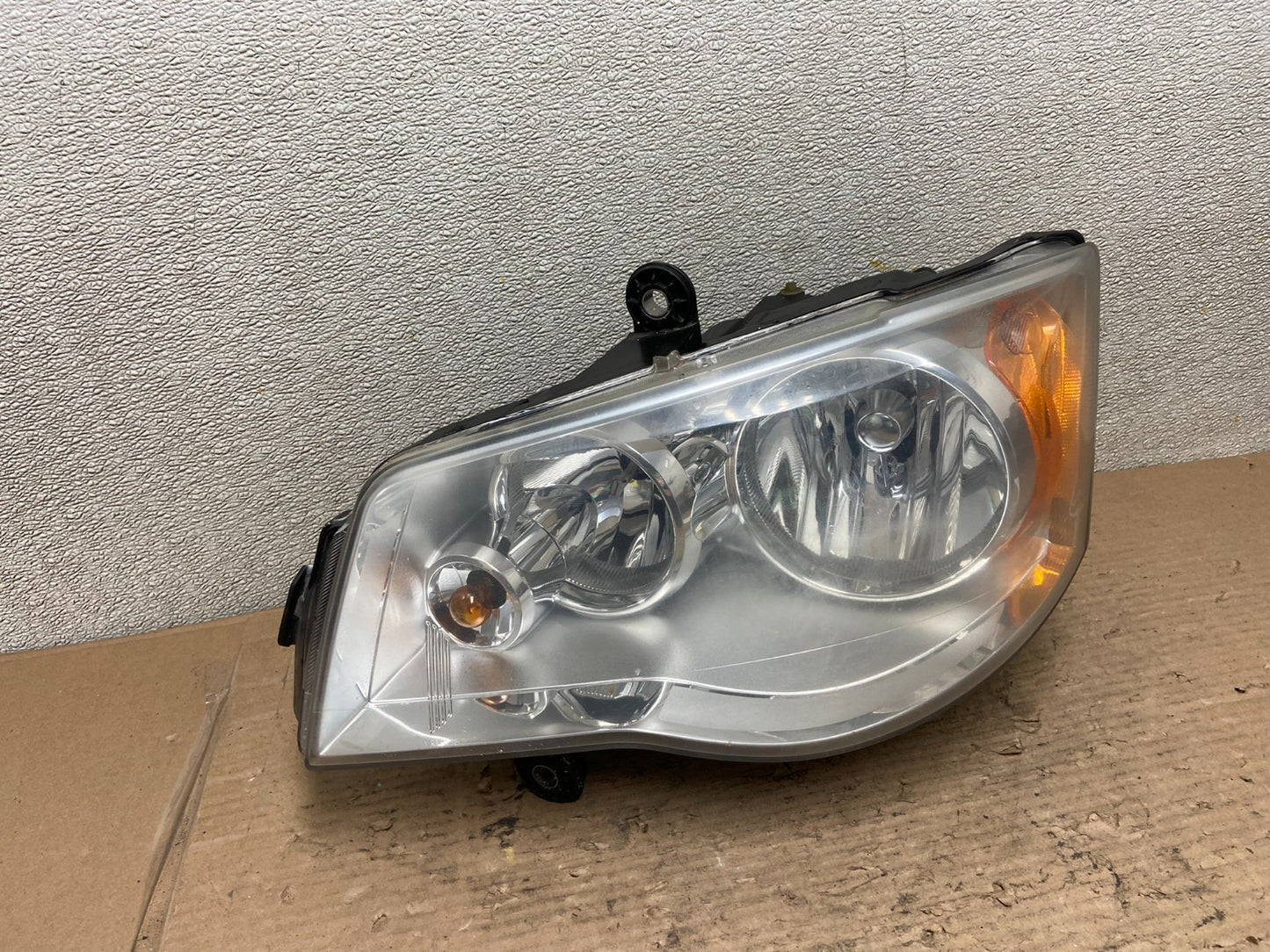 2008 to 2016 Chrysler Town and Country Left Driver Lh Side Headlight AA9723 DW0