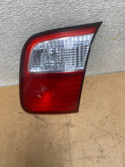 2001 2002 Subaru Forester Right Passenger RH Inner Lid Tail Light Oem X4738 DW0