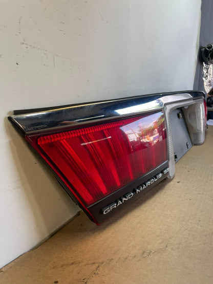 1998 to 2002 Mercury Grand Marquis Trunk Lid Center Tail Light AF8788 DG2