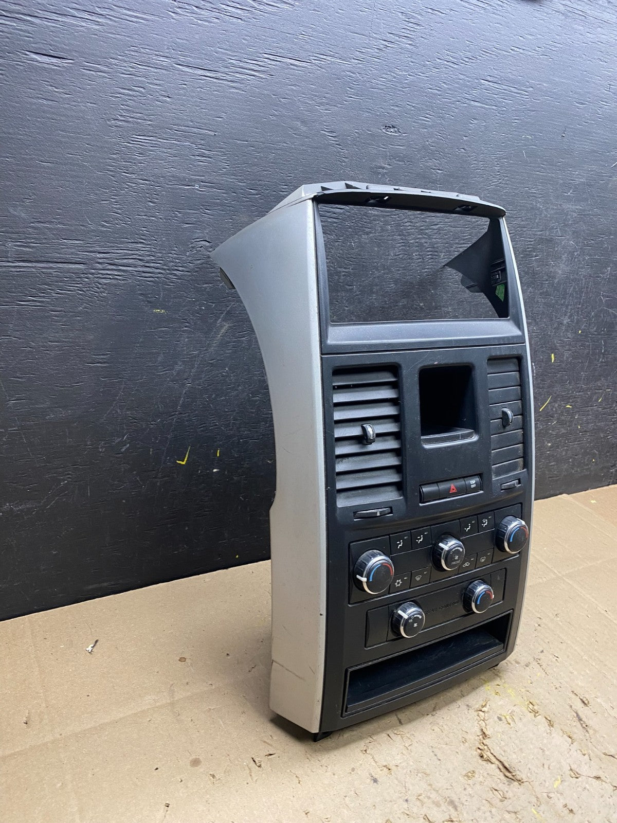 2008-2010 Dodge Grand Caravan  A/C Climate Control Unit Bezel Trim Oem U5219 DG1