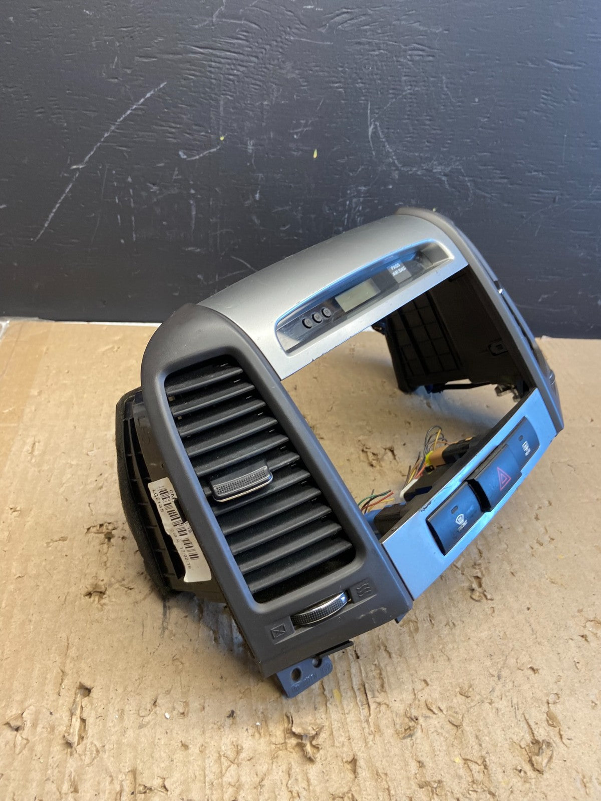 2007 to 2012 Hyundai Santa Fe Center Air Vent A/C Clock Bezel Trim OEM AB5876 DG3