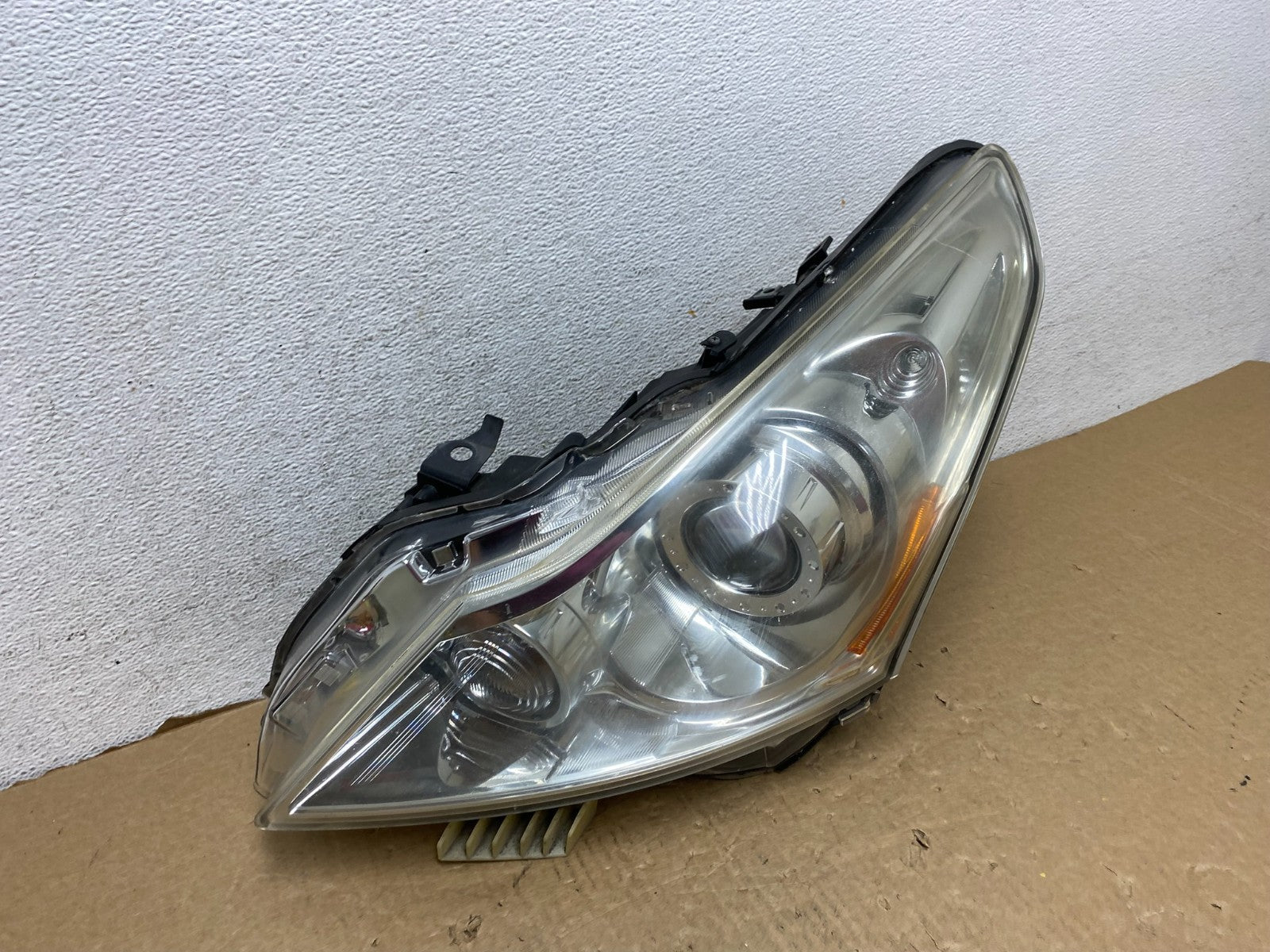 Sedan 4Door 2010 to 2013 Infiniti G37 Left Driver Headlight Xenon AF7436 DW2