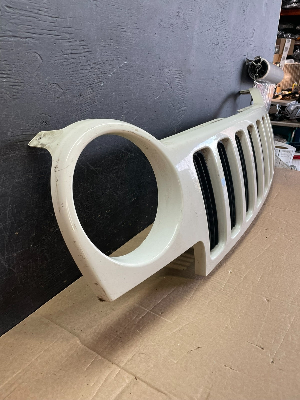 2002 2003 2004 Jeep Liberty Grill Grille Plastic AF5281 DG2