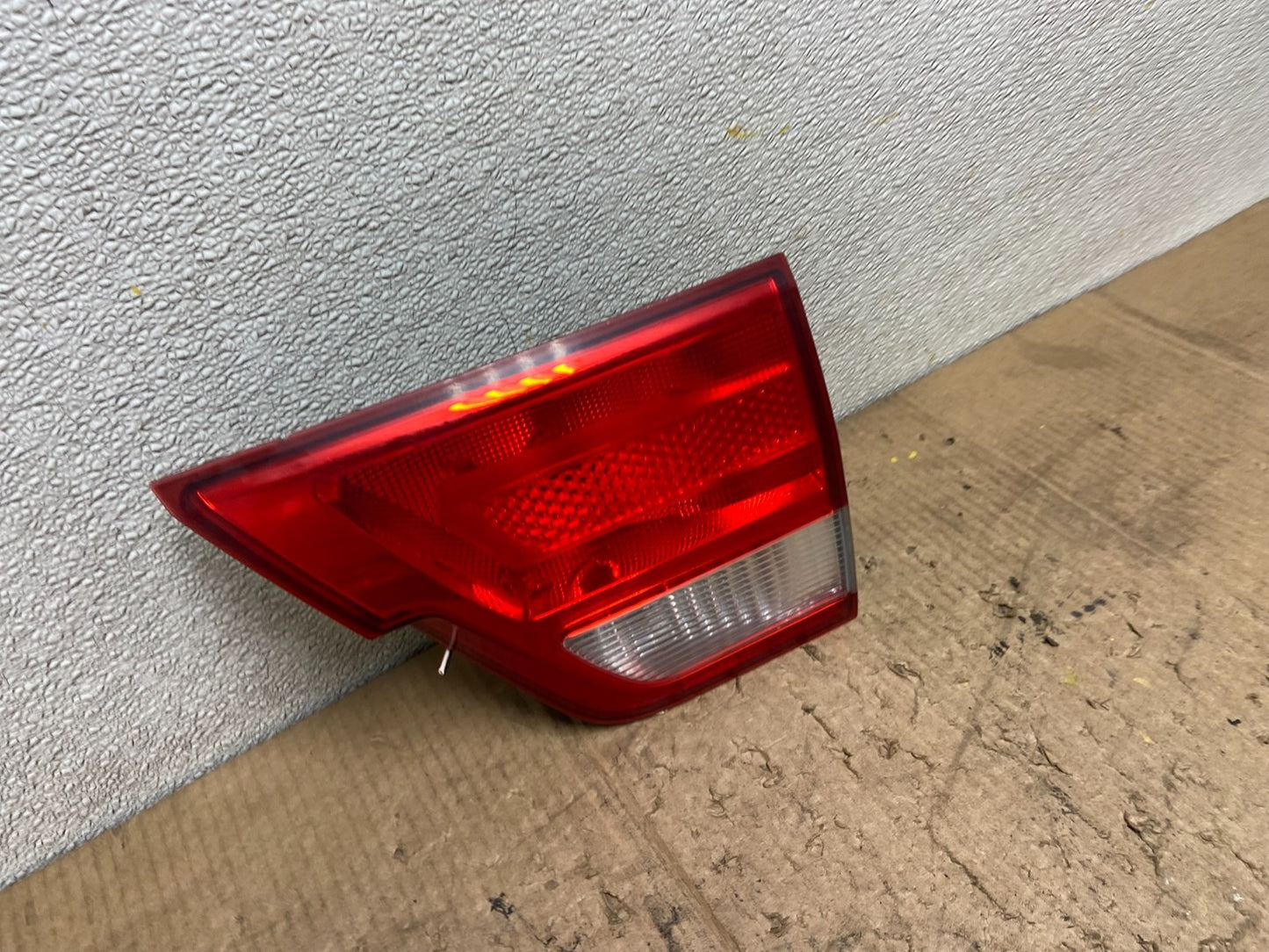 2011-2013 Jeep Grand Cherokee Right Passenger Rh Inner Tail Light Oem AA8478 LK2