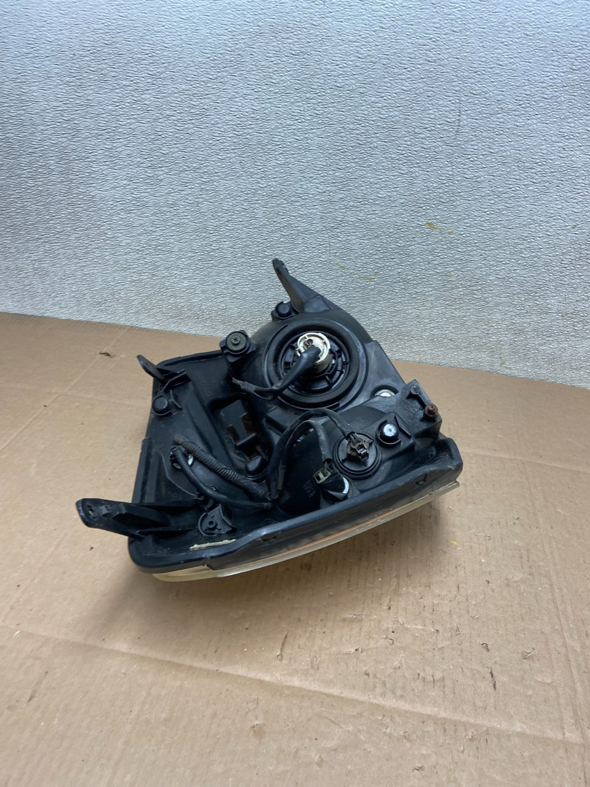 2005 to 2009 Chevrolet Equinox Left Driver LH Halogen Headlight Y1027 DW8