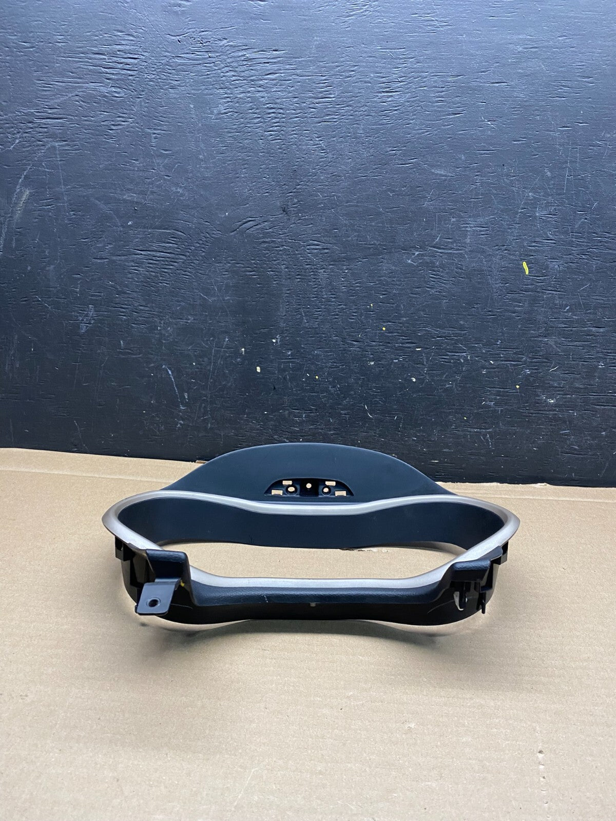 2014 - 2017 Jeep Cherokee Speedometer Cluster Trim Bezel OEM 1YR31TRMAB L2163 DG4