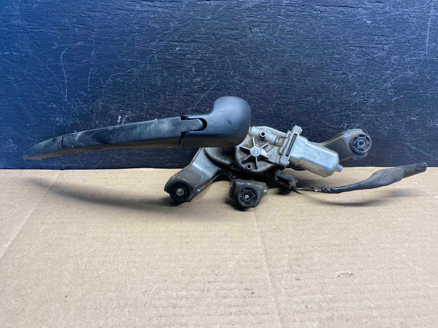 2008 to 2014 Scion xD Rear Wiper Motor ae8267 DG0
