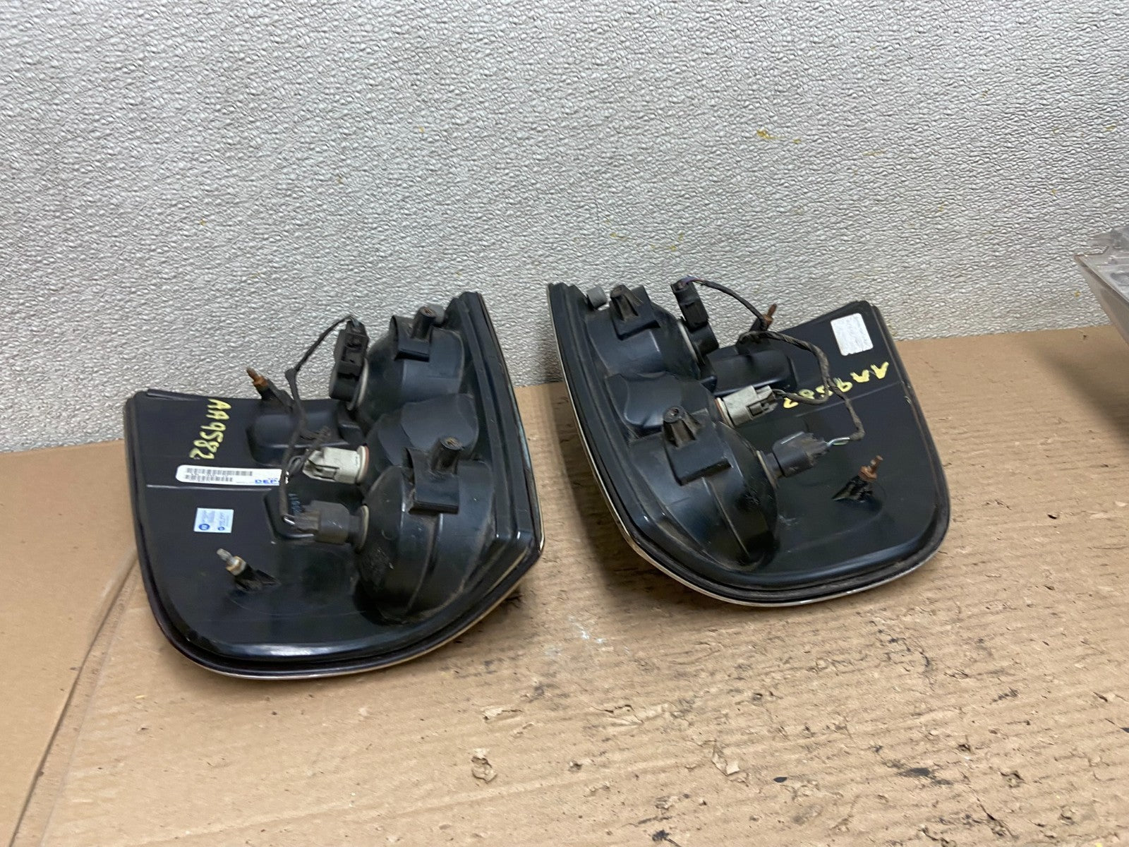 2006 to 2010 Ford Explorer Left+Right Side Tail lights OEM AA9582 LK6