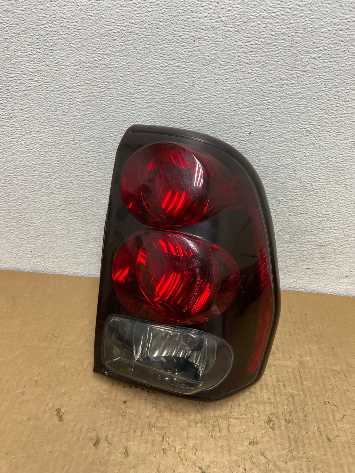 2002 to 2009 Chevrolet Trailblazer Right Passenger Rh Tail Light AC8300 LK0