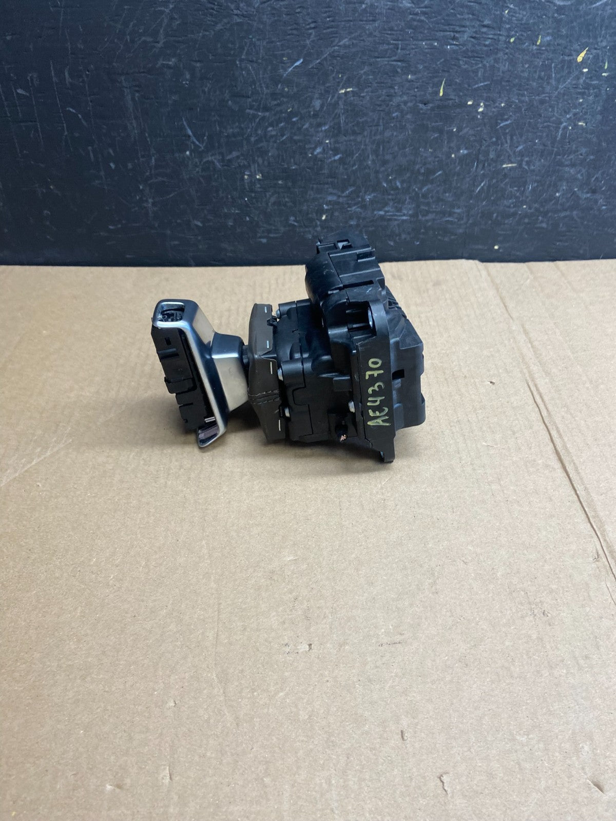 2017 2018 2019 Audi Q7 Automatic Shifter Center Knob AE4370 DG2