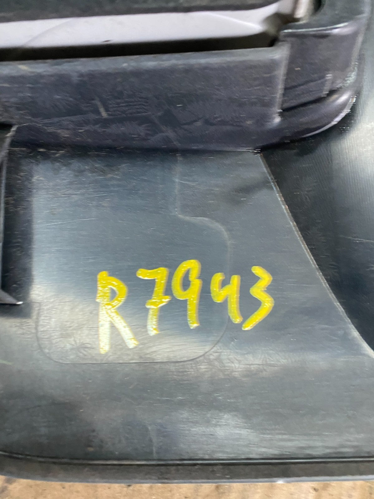 2003 - 2009 Lexus GX470 Rear License Plate Light Panel R7943 DG10