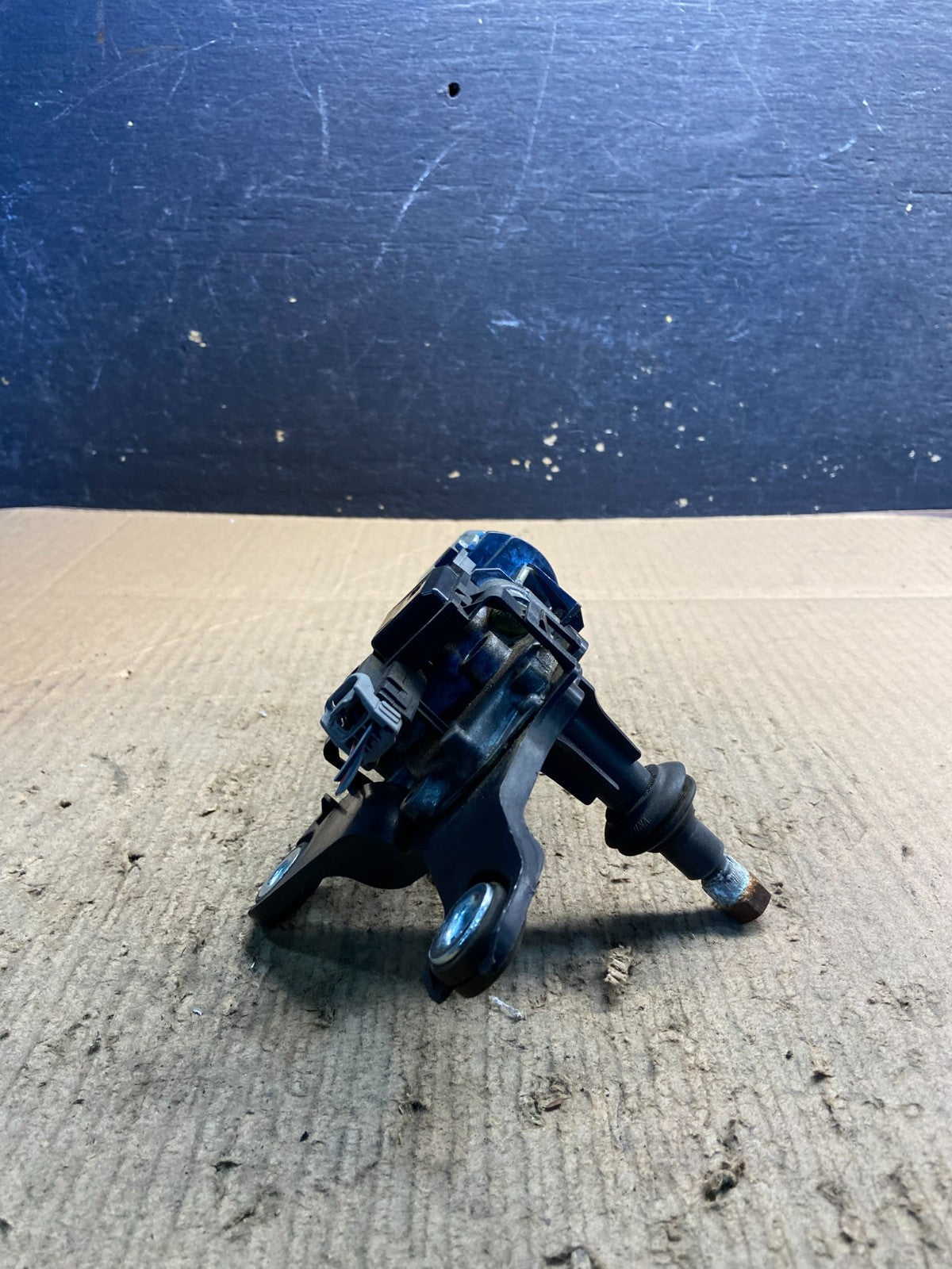 2013 to 2019 Ford Escape Rear Windshield Wiper Motor OEM Z21153