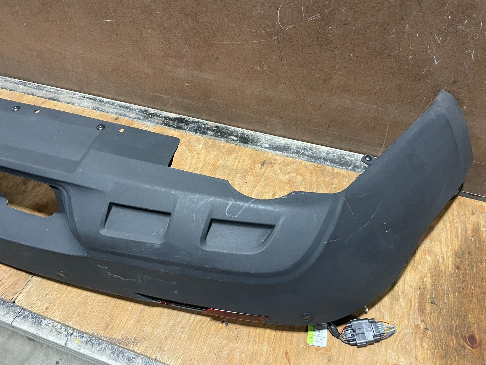 2020 to 2023 Ford Explorer Police Interceptor Rear Upper Bumper Cover X2995 PS6