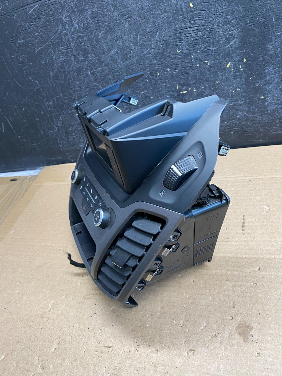 2019 to 2021 Ford Transit Connect Radio Screen Control Bezel Air Vent ag5282 DG3