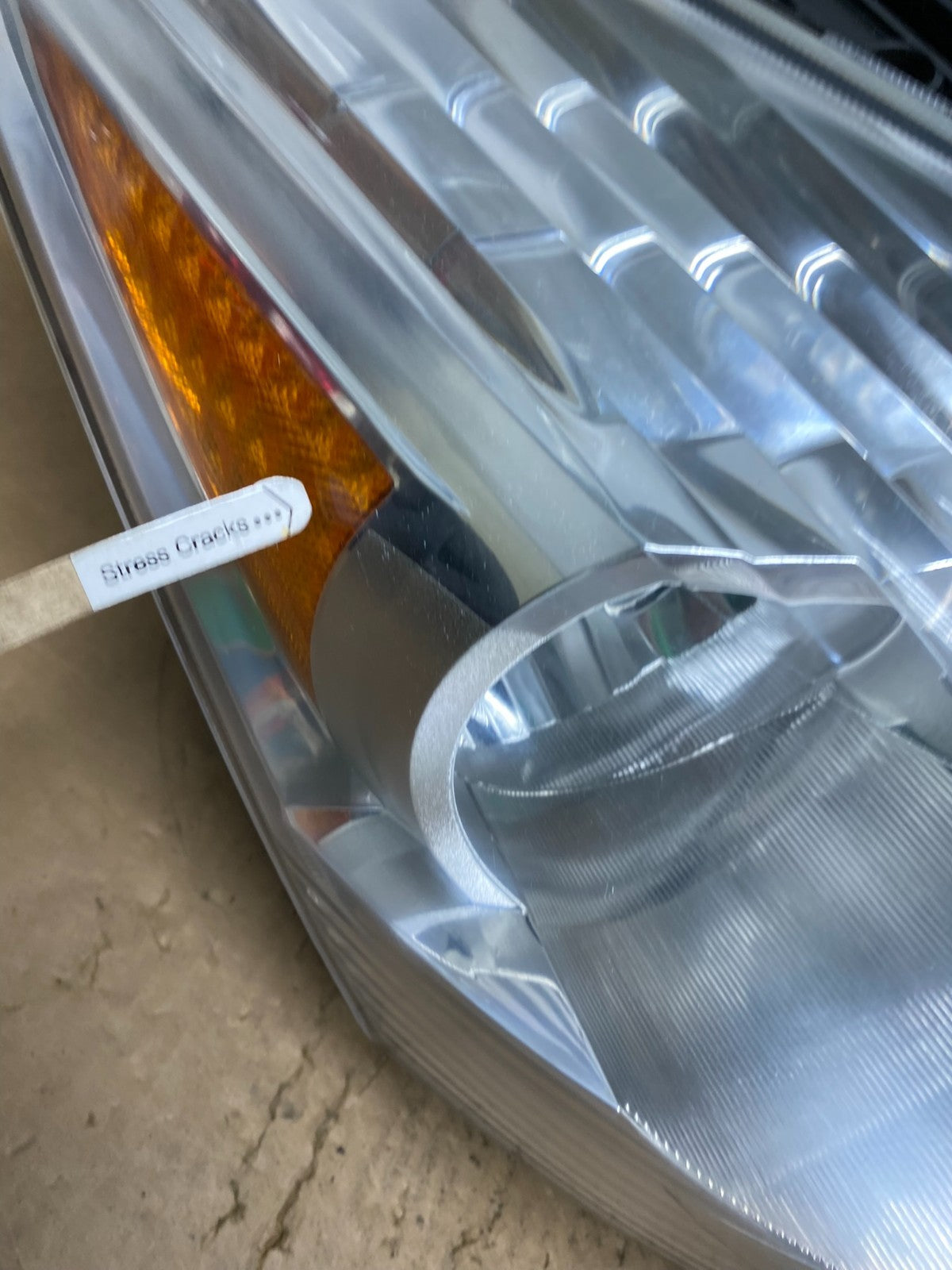 2009 to 2012 Chevrolet Traverse Right Passenger Halogen Headlight AD0517 DW4