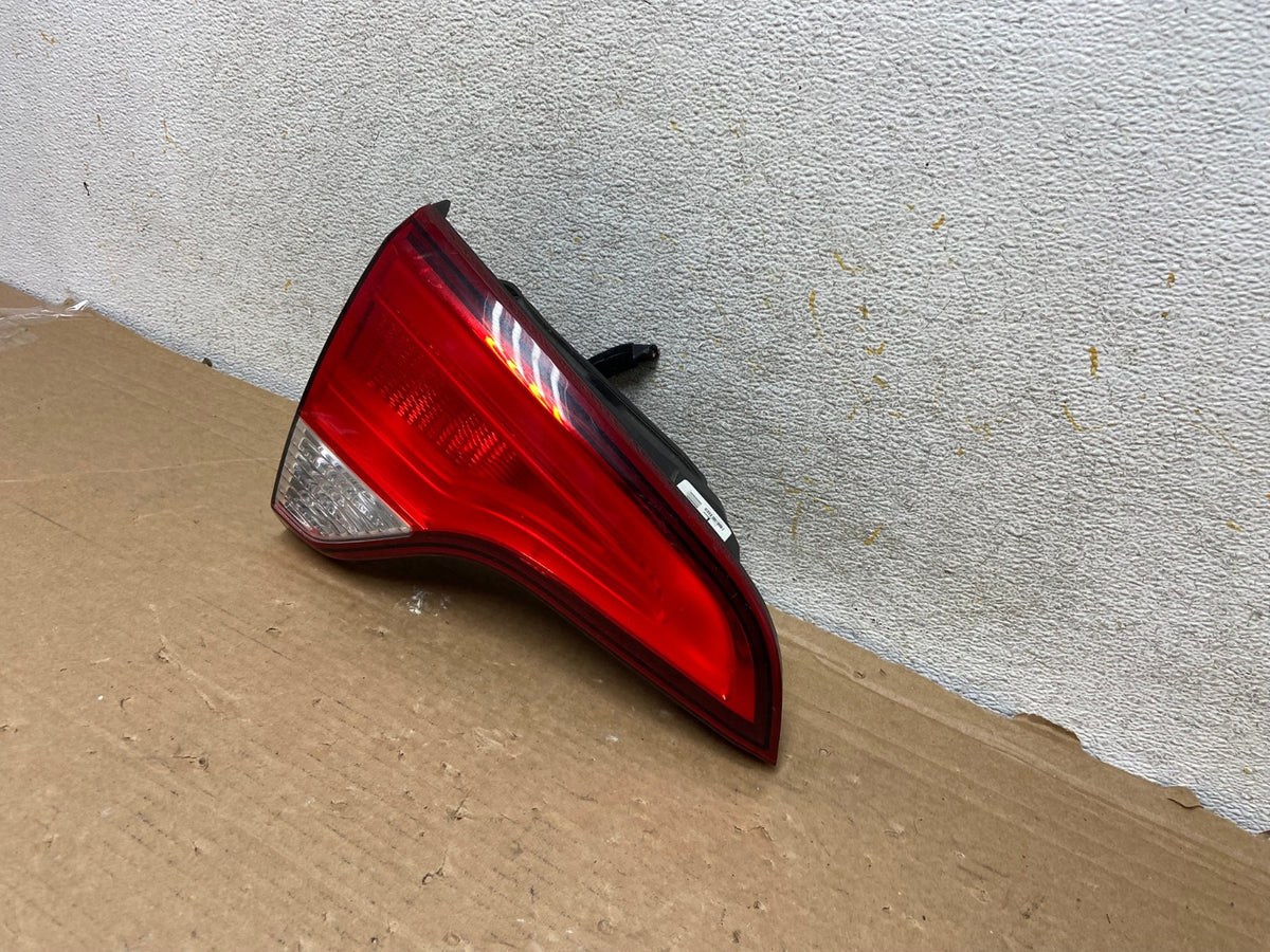 2014 - 2015 Kia Sorento Left Driver LH Side Inner Tail Light AH8442 LK2
