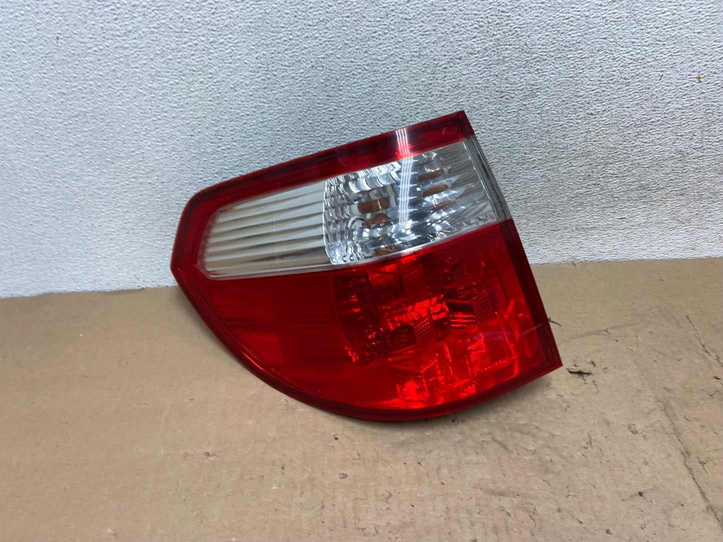 2005 2006 2007 Honda Odyssey Left Driver LH Side Tail Light AG5629 LK0
