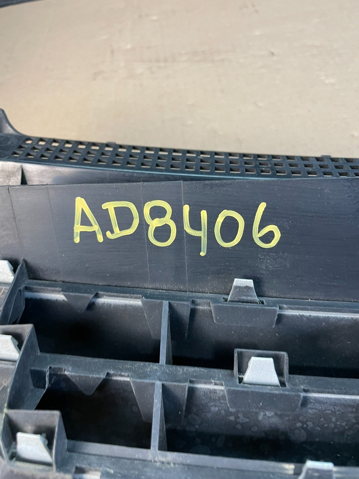 1999-2005 Volkswagen Jetta Front Upper Grille Grill Chrome ad8406 DG6