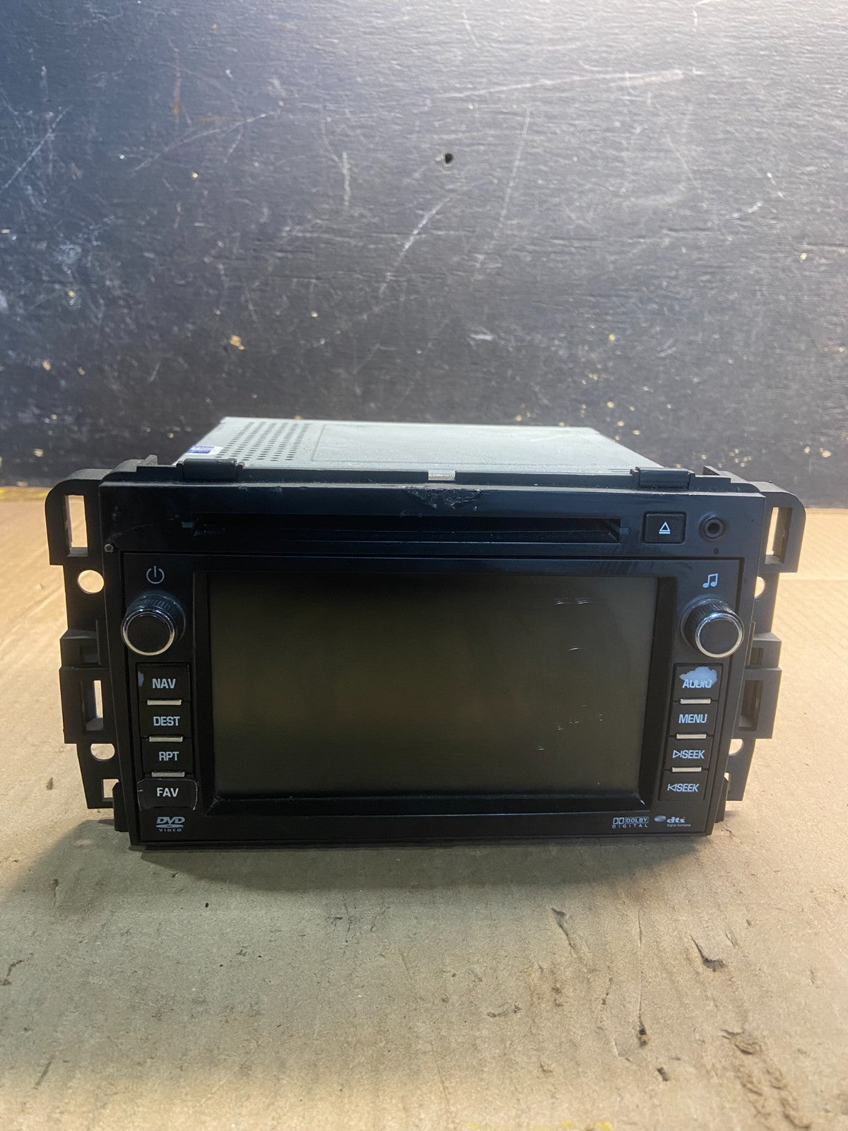 2011 2012 GMC Acadia Radio Display Screen AM/FM AUX OEM Y7600 DG0
