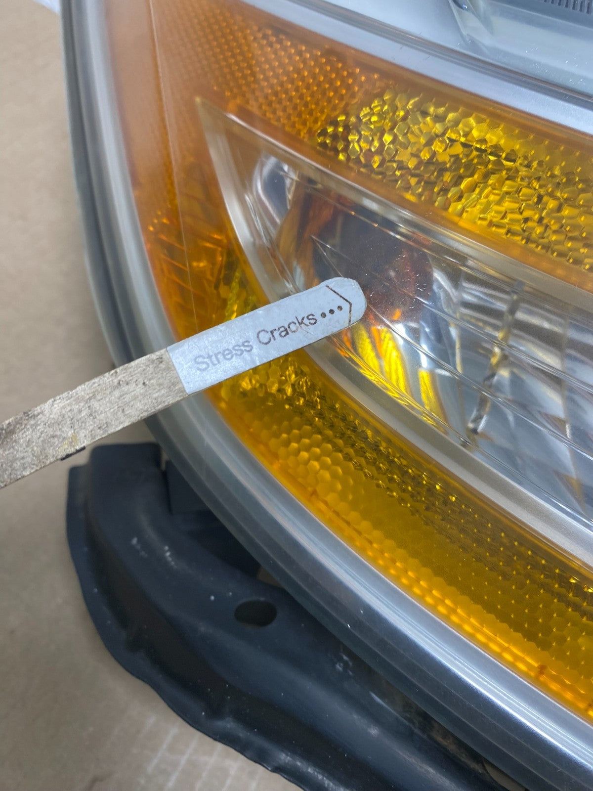 2011 to 2013 Honda Odyssey Front Right Passenger Headlight Halogen AG5878 DW4