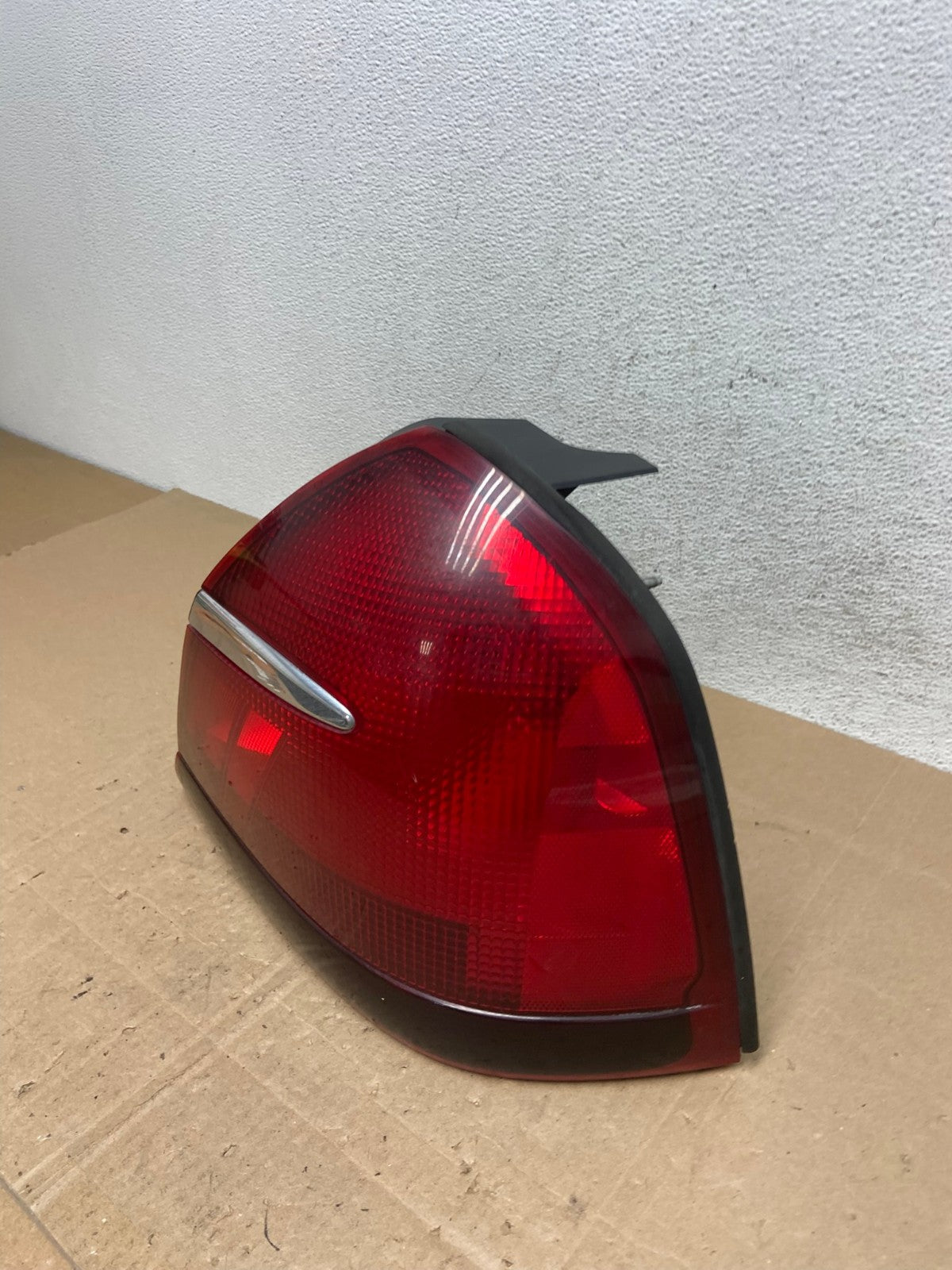 1998 to 2002 Mercury Grand Marquis Right Passenger Rh Side Tail Light AE6071 LK1