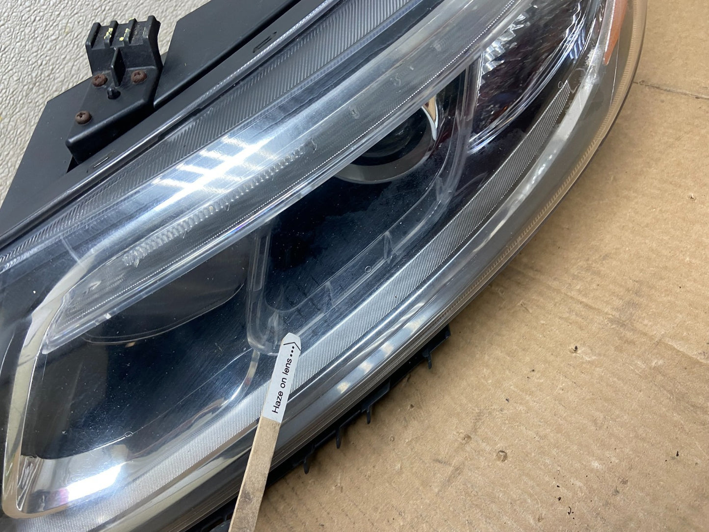 2014 to 2015 Kia Sorento Left Driver LH Side Headlight Halogen Oem AA5377 DW3