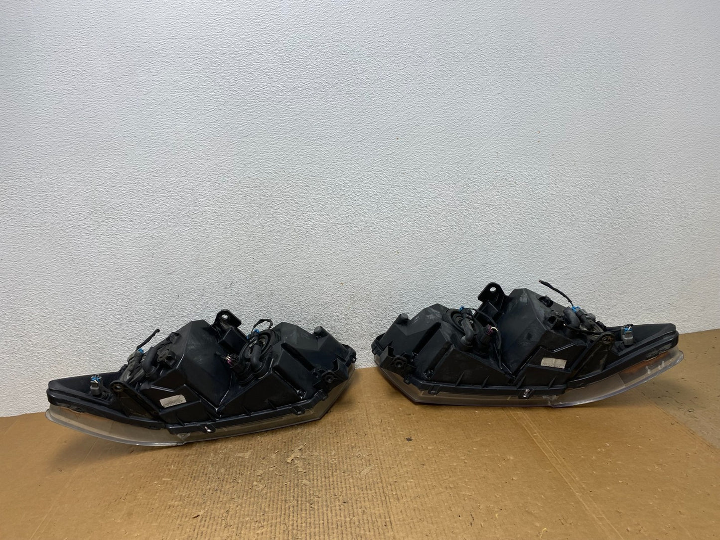 2009 to 2017 Dodge Journey Headlights Left+Right Set Halogen AE2811 DW7