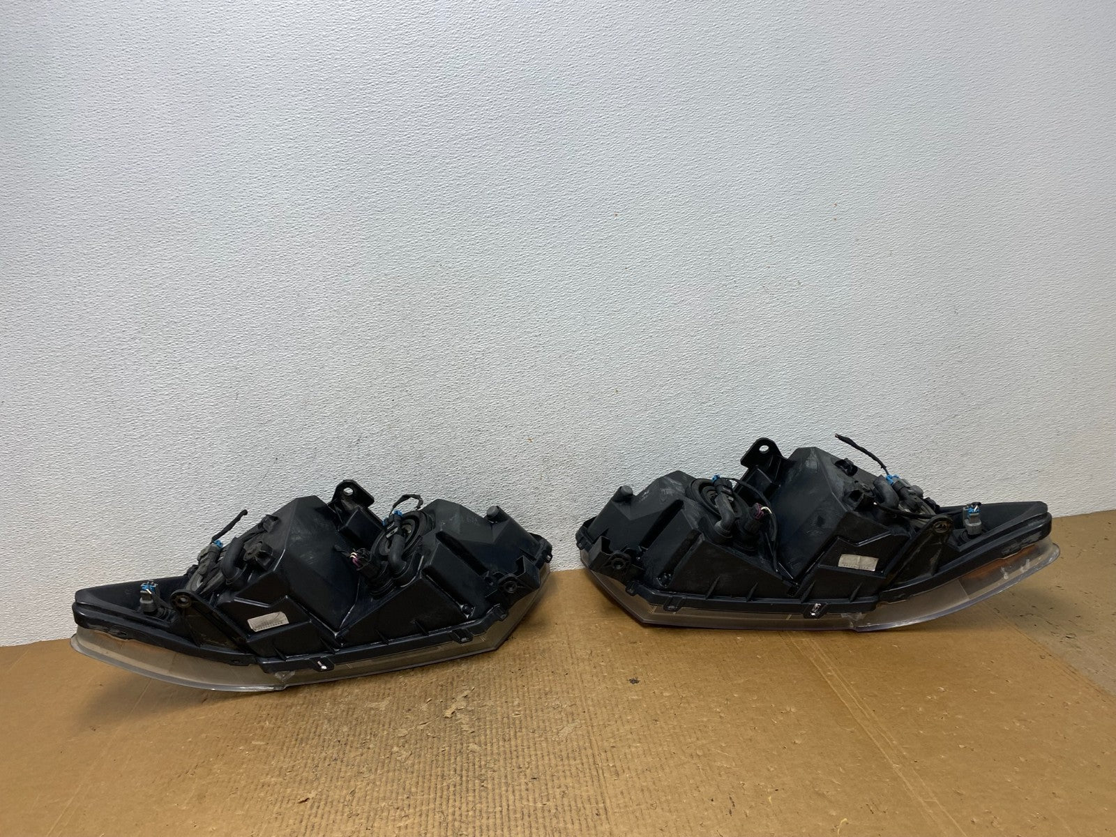 2009 to 2017 Dodge Journey Headlights Left+Right Set Halogen AE2811 DW7