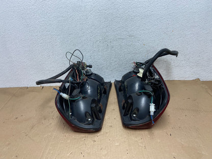 2002 to 2006 Cadillac Escalade Left+Right Set LED Tail Lights AE9194 DG8