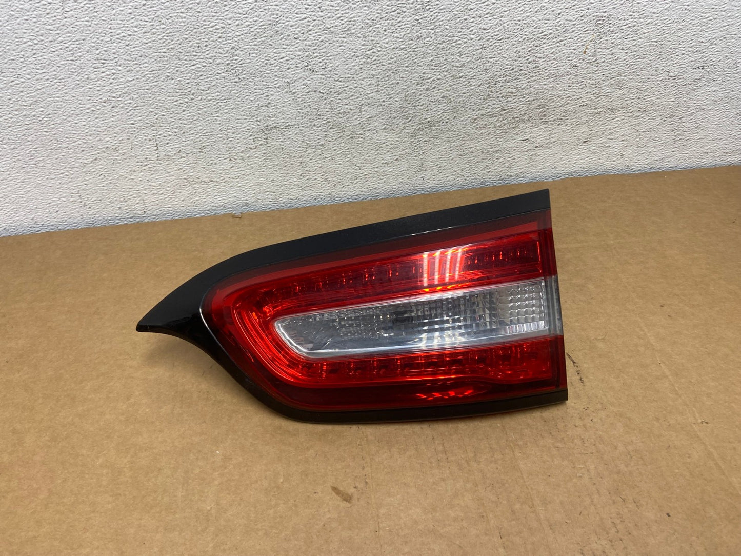 2014 to 2018 Jeep Cherokee Right Passenger Rh Inner Tail Light AD5327 LK0