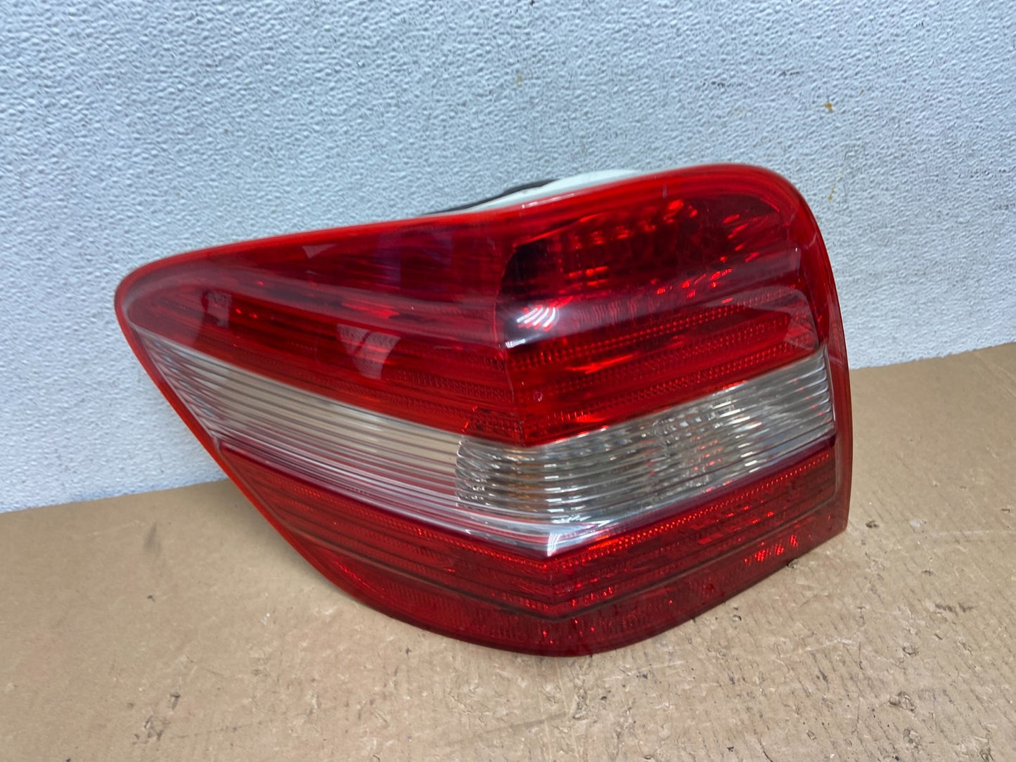 2006 - 2008 Mercedes ML 350 Ml-Class Left Driver Lh Tail Light AD8248 DW0