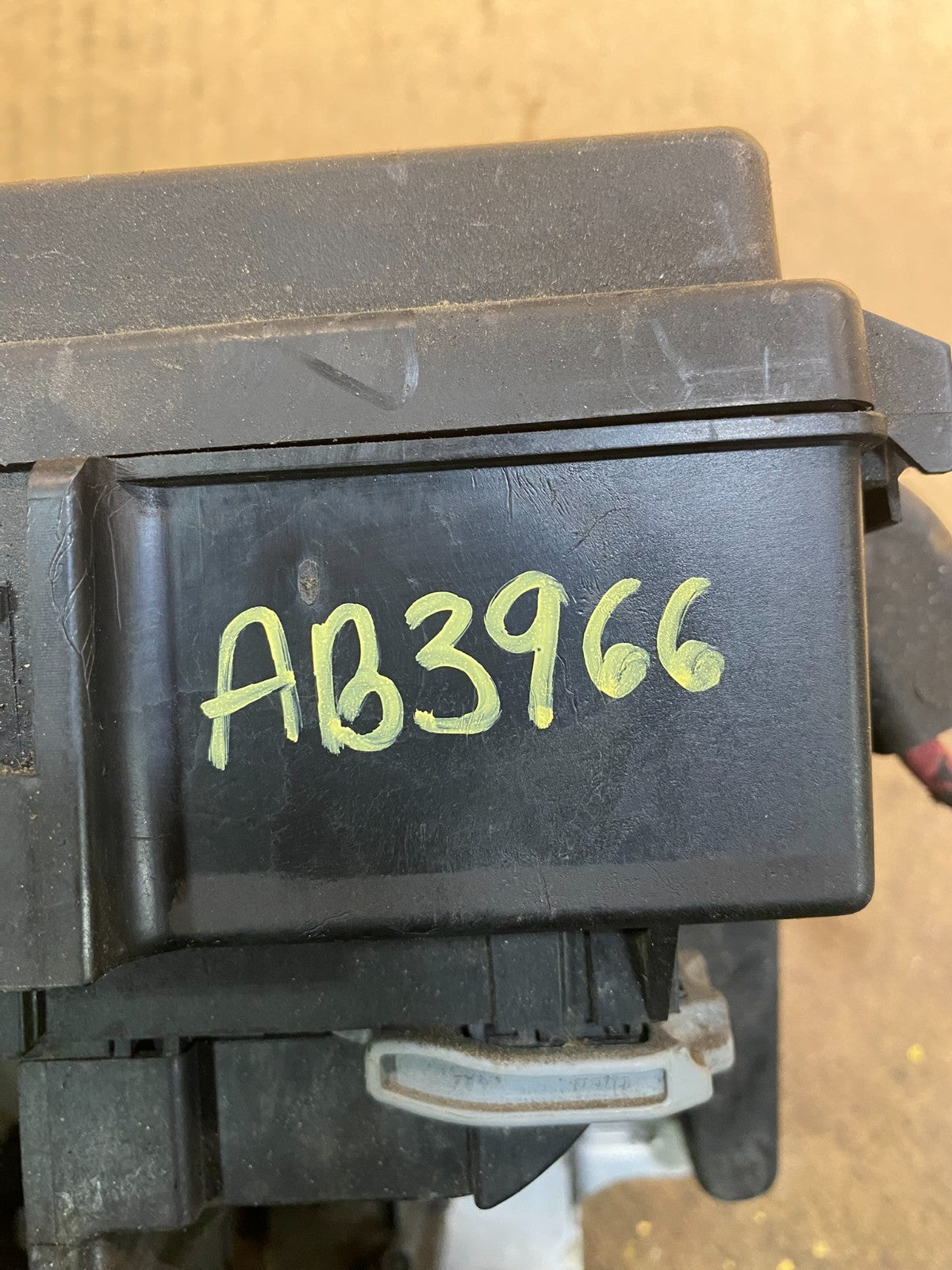2008 Dodge Durango Multifunction Unit Module Fuse Box Body Control Oem AB3966 DG7