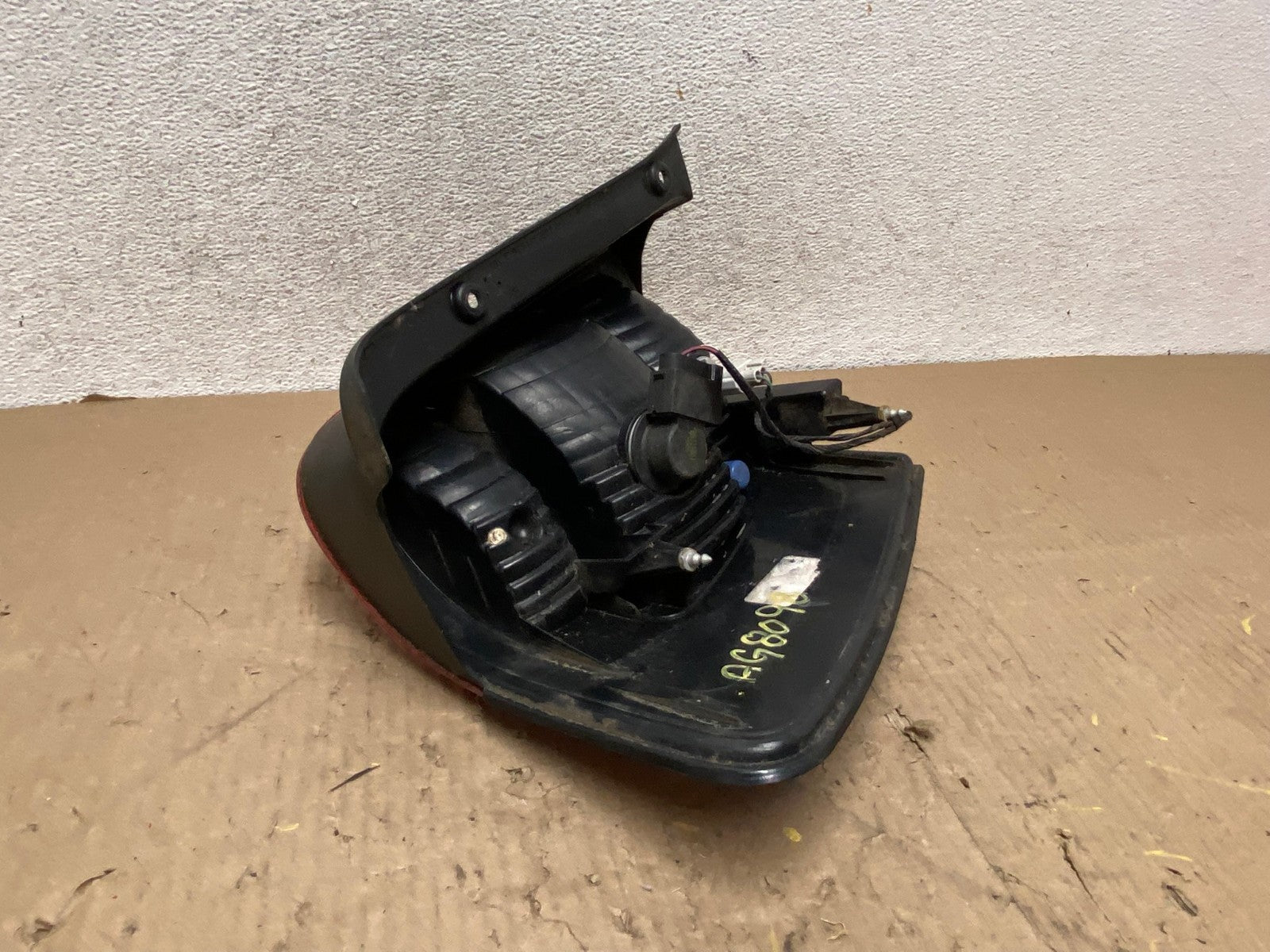 2008 to 2012 Ford Escape Right Passenger RH Side Tail Light AG8098 LK4