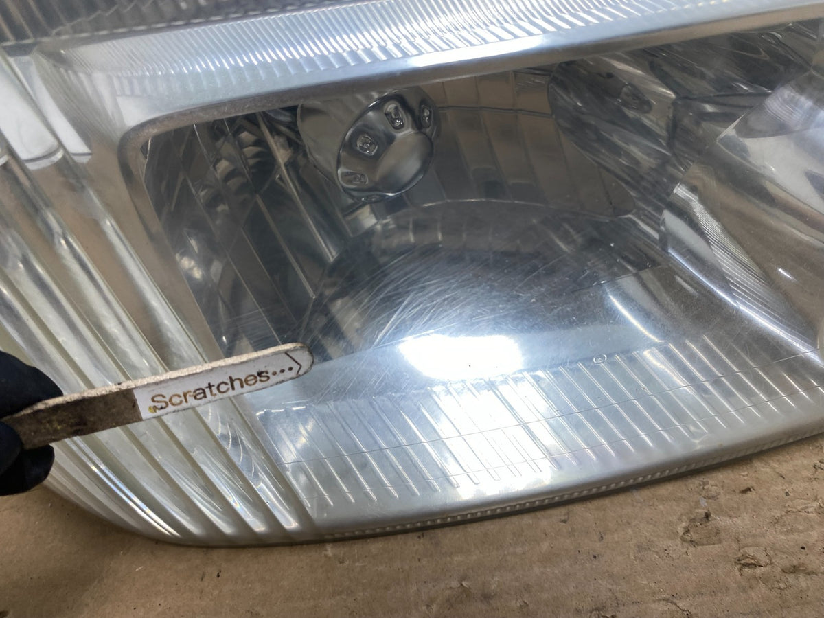 2005 to 2007 Mercury Mariner Left+Right Side Halogen Headlights AH9268 DW3