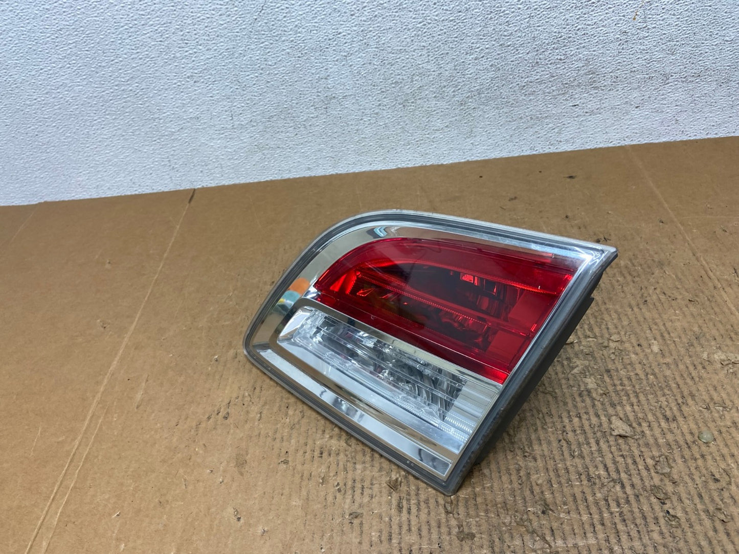 2007 2008 2009 Mazda Cx-9 Right Passenger Rh Side Inner Tail Light AE2740 LK1