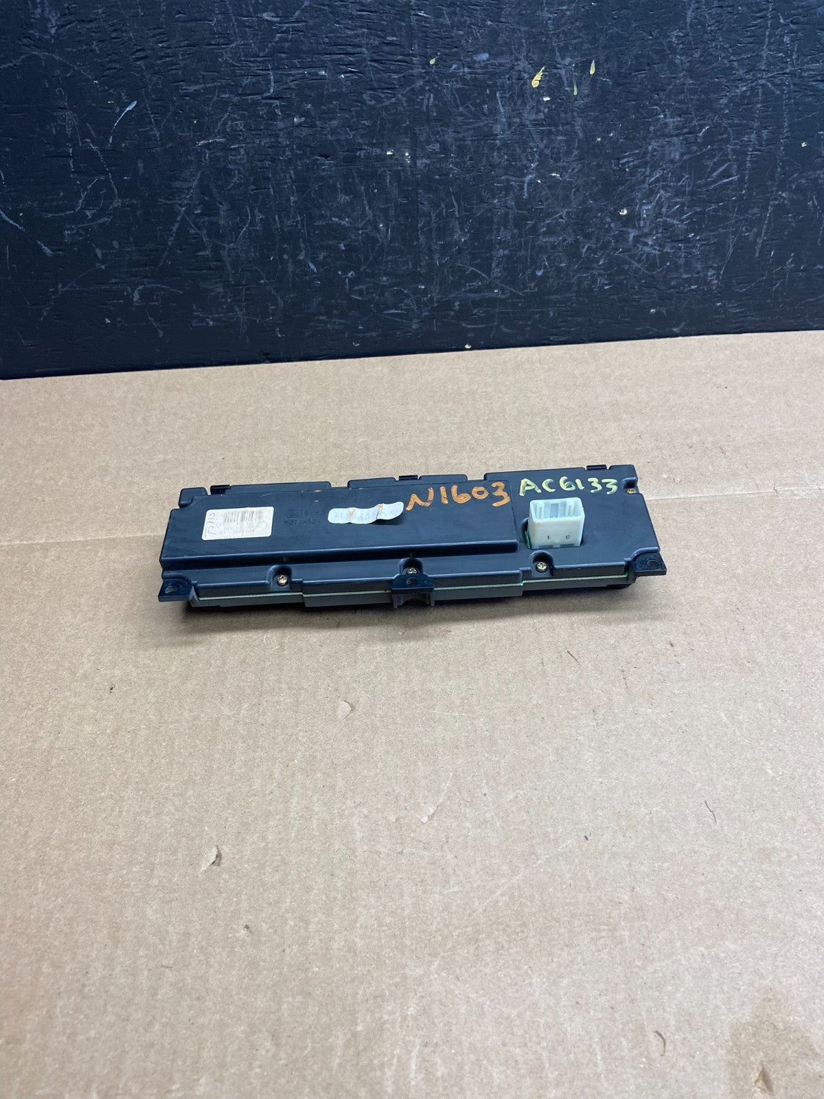 2004 2005 2006 Nissan Maxima Radio AM/FM Control Panel Switches OEM AC6133  DG3