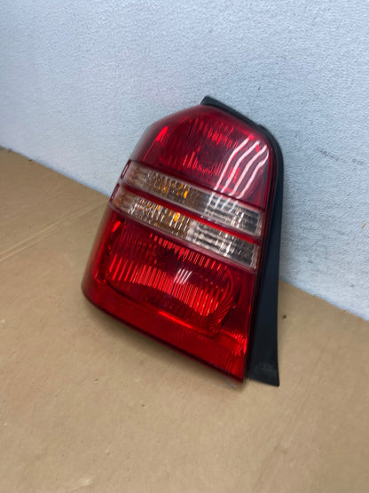 2001 2002 2003 Toyota Highlander Left Driver LH Tail Light AD2555 LK1