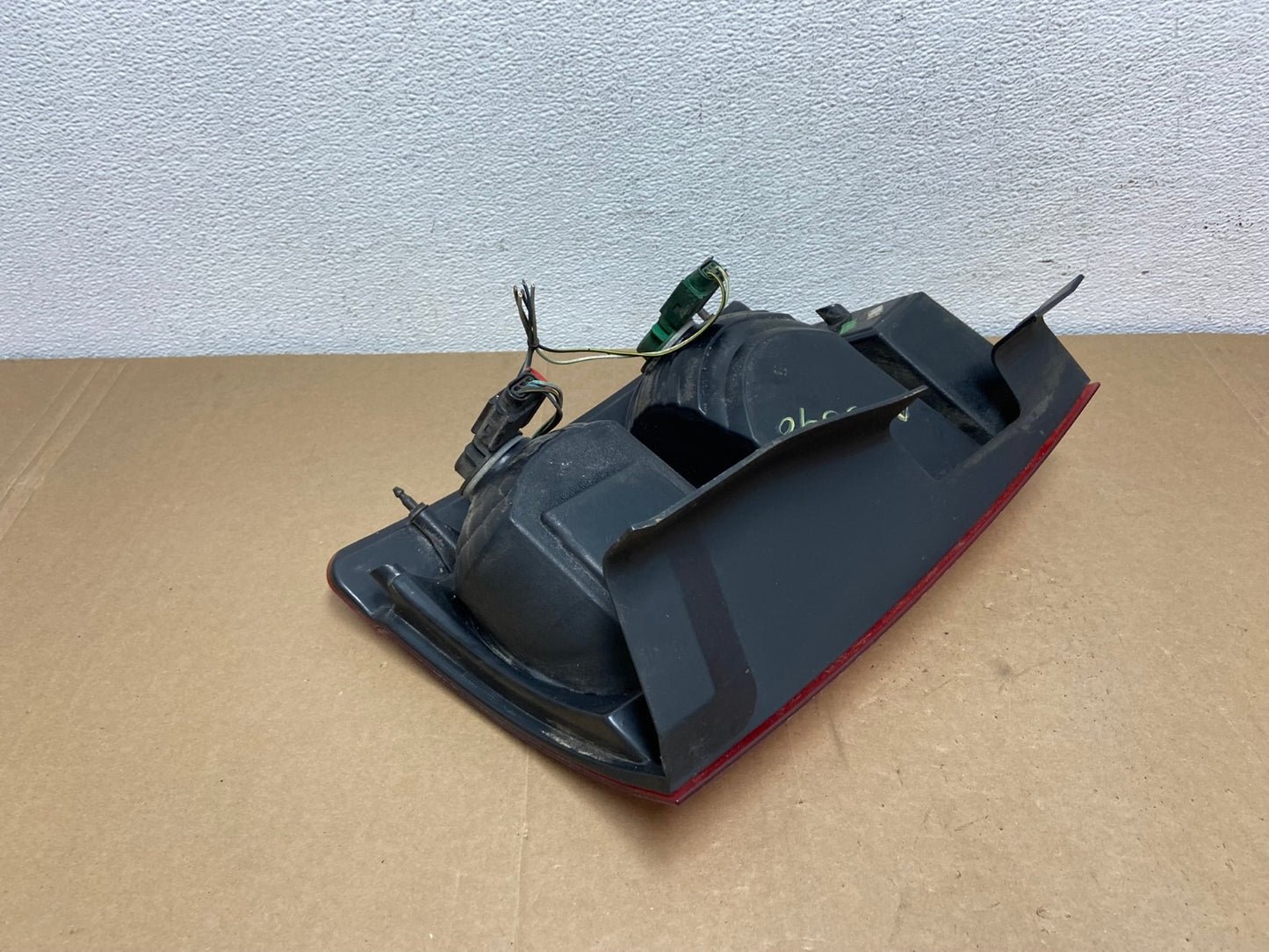 2008-2010 Chrysler Town and Country Left Driver Tail Light Oem AC5590 LK4