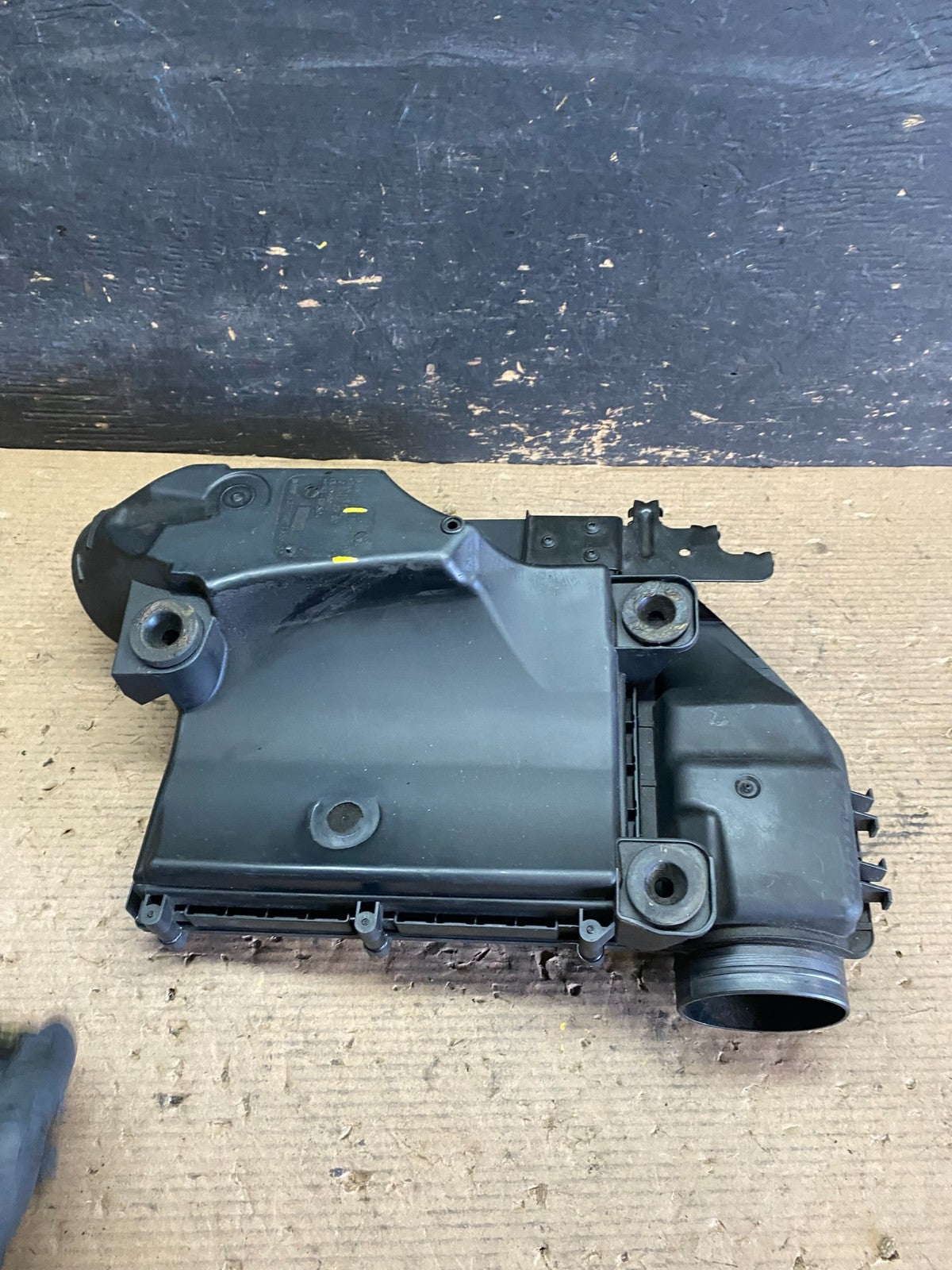 2007 to 2010 BMW X5 Air Intake Cleaner Filter Housing Box OEM S3543 DG4