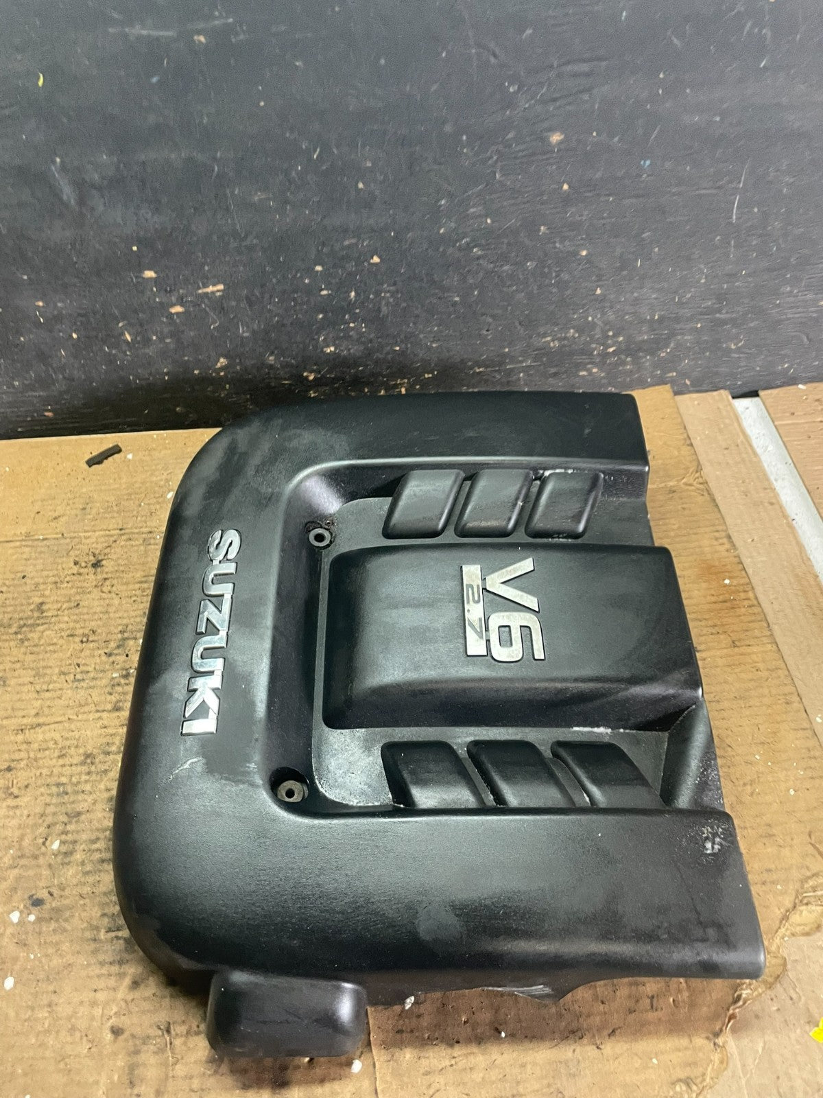 2006 2008 Suzuki Grand Vitara 2.7L Upper Top Engine Motor Dust Cover Q9873 DG2