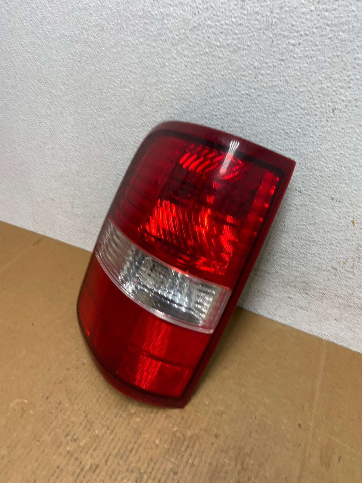 2004 to 2008 Ford F150 F-150 Left Driver LH Side Tail Light AD9305 LK1