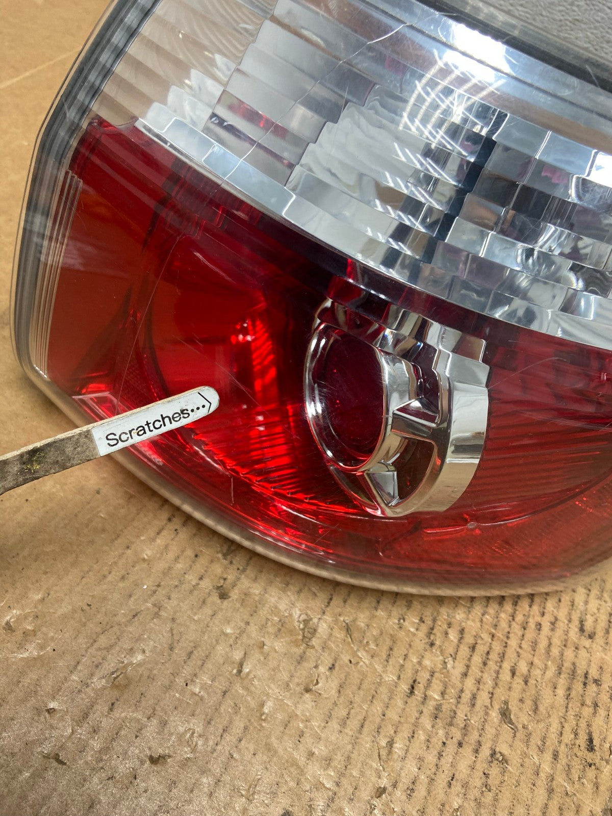 2007 to 2012 GMC Acadia Halogen Tail Light Right Passenger RH Side AE0318 LK3