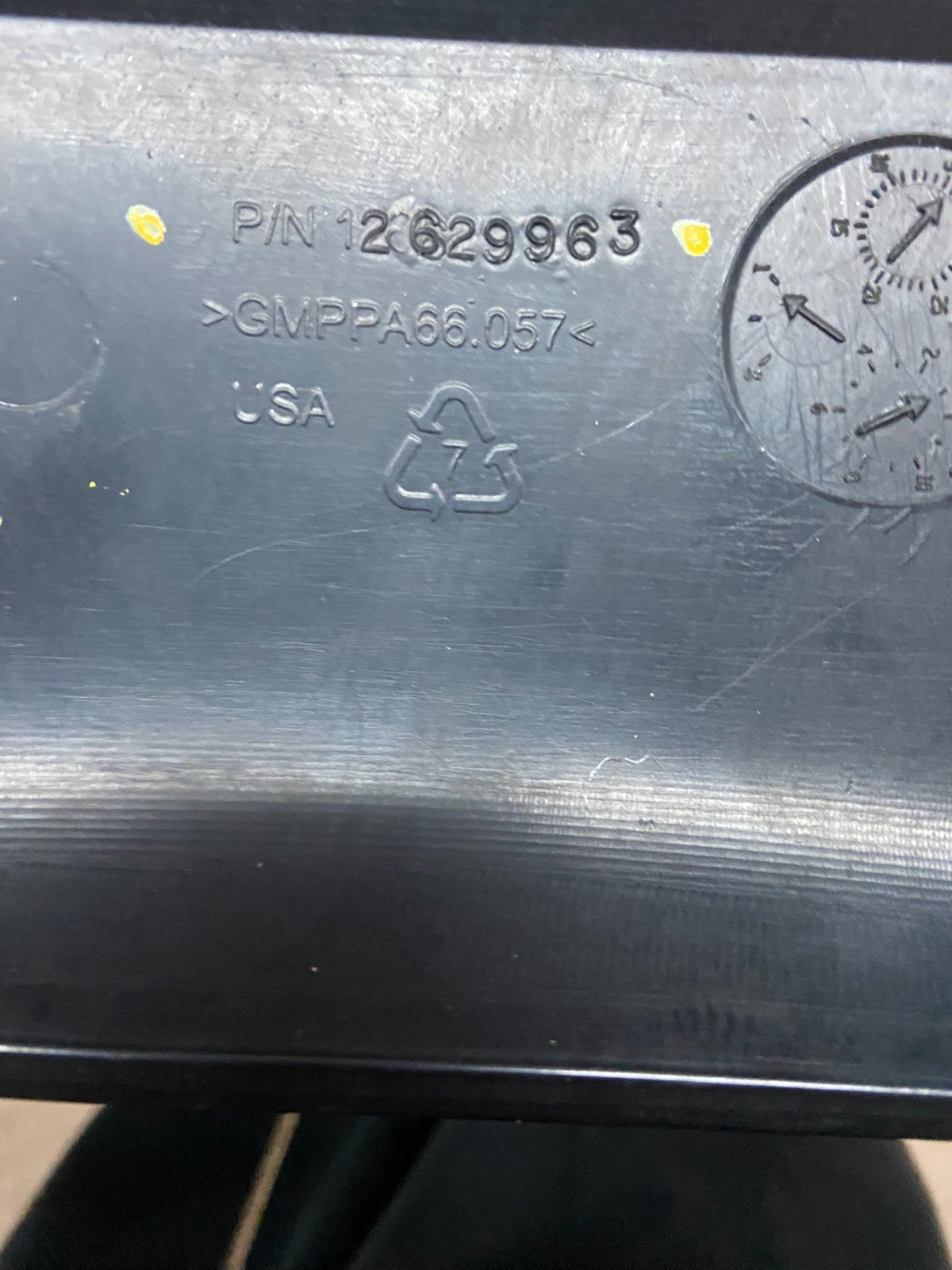 2009 to 2010 Chevrolet Traverse VVT 3.6L Motor Engine Cover X7910 DG8