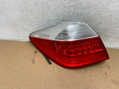 2009-2011 Hyundai Genesis Sedan Left Driver LH Tail Light AH4444 DW0