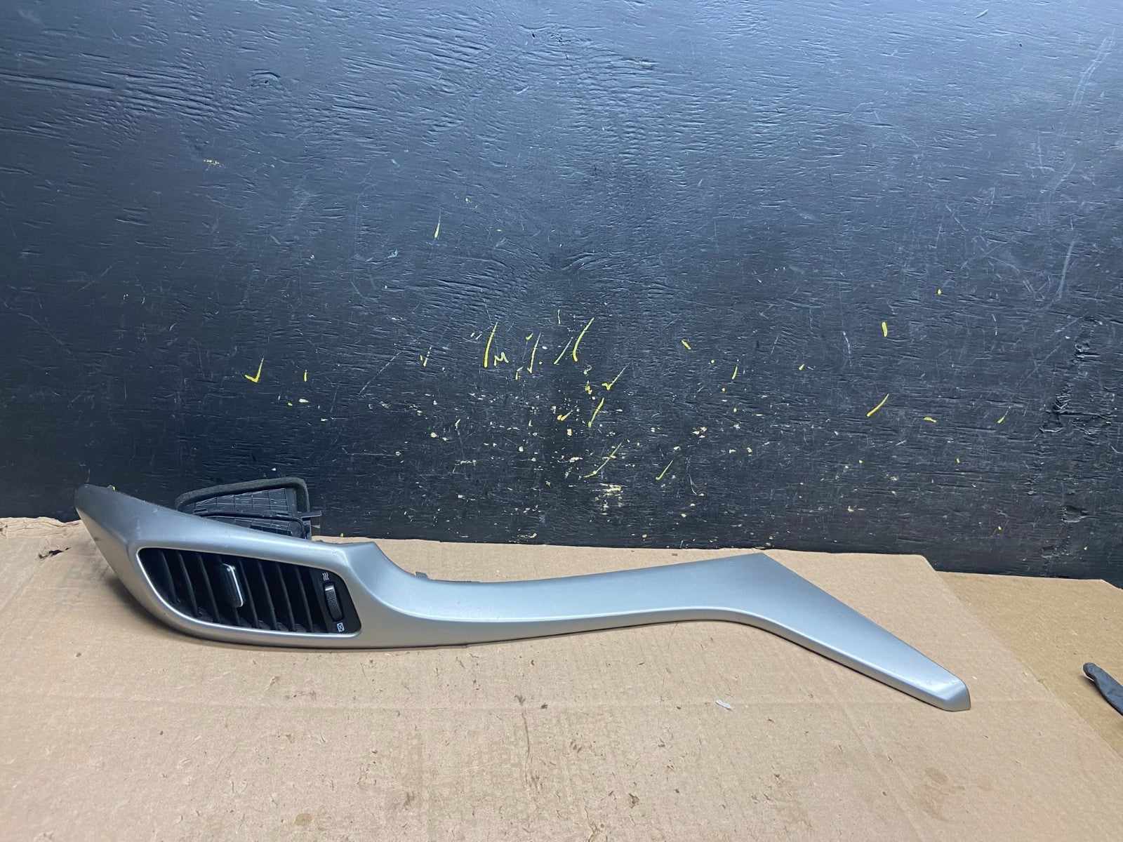 2014-2016 Hyundai Elantra Center Right Garnish Trim Bezel Air Vent z1589 DG0
