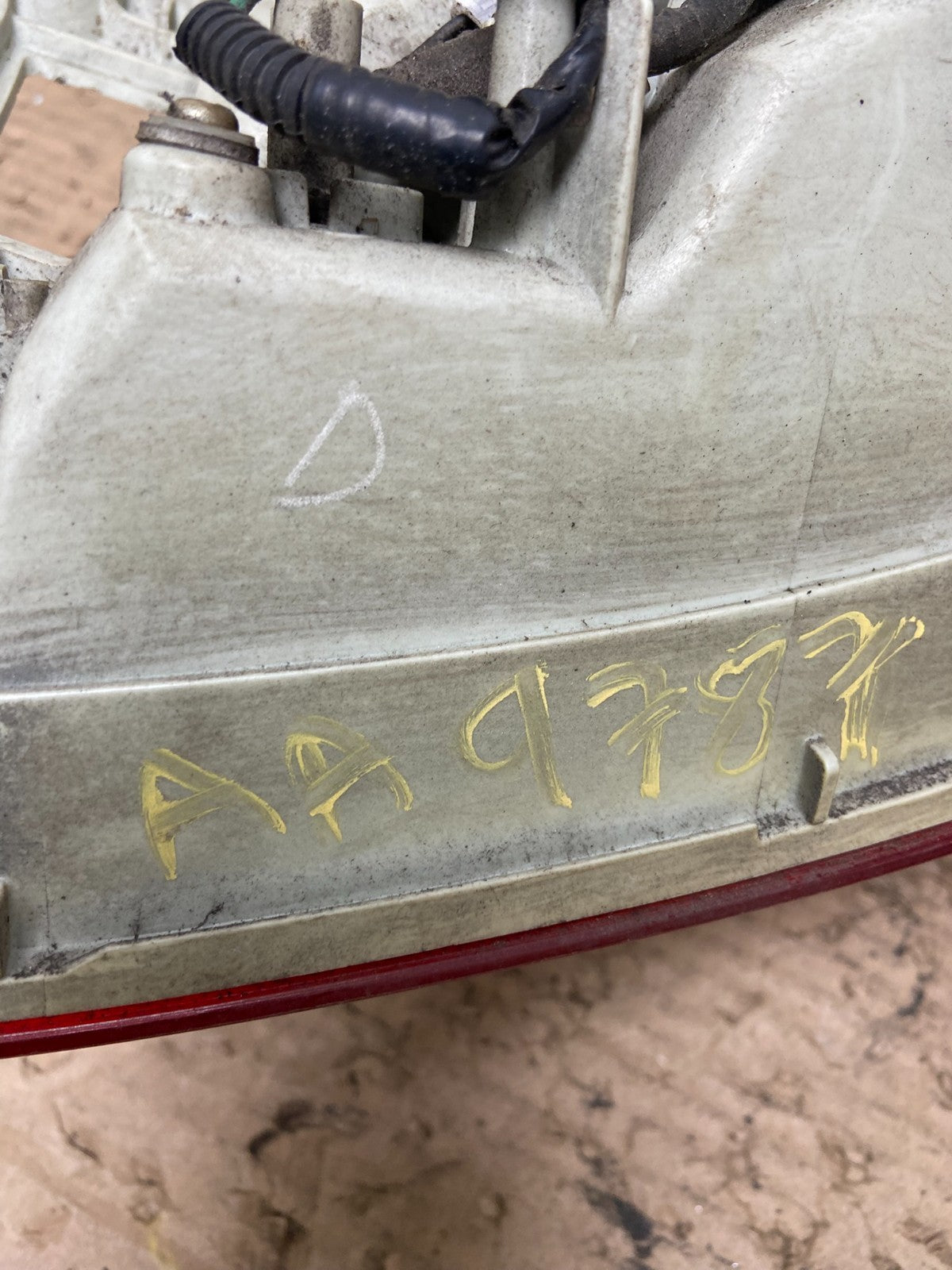 2010-2011 Honda Insight Left Driver LH Side Tail Light OEM AA9787 DG7